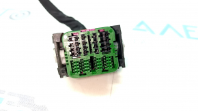Фишка на блок ECU компьютер двигателя Porsche Cayenne 19-23 3.0T зеленая