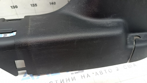 Накладка центральной стойки нижняя левая Ford Bronco Sport 21-26 черная, царапины, надломано крепление, под чистку