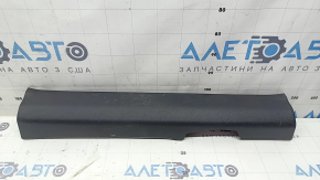 Накладка порога передняя правая Nissan Rogue Sport 17-22 черная, царапины, поплавлена