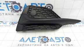 Решетка переднего бампера правая Nissan Rogue Sport 20-22 структура