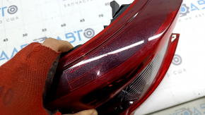Фонарь внешний крыло левый Nissan Rogue Sport 20-22 царапины