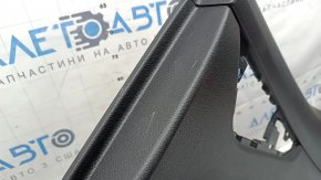 Обшивка дверей картка ззаду права Nissan Rogue Sport 20-22 чорна з чорною вставкою, підлокітник чорна шкіра, подряпини
