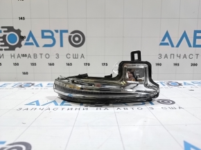 Повторювач повороту правого дзеркала Toyota Rav4 19-25