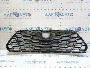 Решетка радиатора grill Toyota Highlander 20-26 под камеру без эмблемы, черный глянец с хром молдингом
