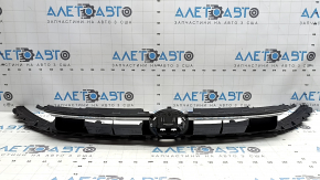 Грати радіатора grill VW Jetta 25-26 без емблеми