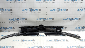 Грати радіатора grill VW Jetta 25-26 без емблеми