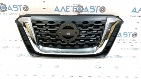 Решетка радиатора grill Nissan Kicks 18-20 дорест, S,SV