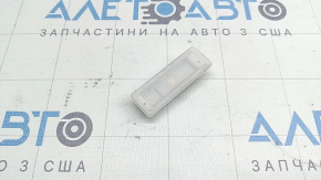Плафон освітлення обшивки дверей картки передньої лівої BMW 3 F30 12-18 нижній, білий