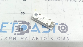 Плафон освещения обшивки двери карточки передней правой BMW 3 F30 12-18 нижний, белый