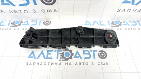 Крепление переднего бампера левое Toyota Prius 50 16-22 сломаны защелки