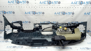 Торпедо передняя панель с AIRBAG Toyota Prius 50 16-22 черная, трещина в креплении