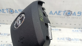 Подушка безопасности airbag в руль водительская Toyota Prius 50 16-22 черная, царапины