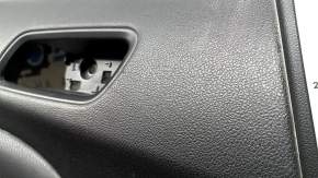Обшивка двери карточка задняя левая Toyota Prius 50 16-22 черная, черная вставка, подлокотник кожа черная, царапины