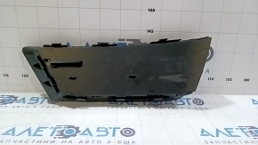 Грати переднього бампера ліва Audi A4 B9 17-19 без радара, мат