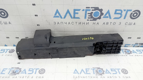 Кронштейн радиатора правый BMW F30 17-18 B46 пластик, заломан болт