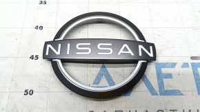 Эмблема решетки радиатора Nissan Rogue 24-26