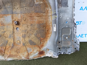 Корыто багажника Mitsubishi Outlander 22-26 высверлено, вмятина