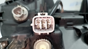 Фара передняя правая Toyota Prius 50 16-18 LED под полировку, царапины