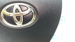 Подушка безопасности airbag в руль водительская Toyota Prius V 12-17 черная, царапины