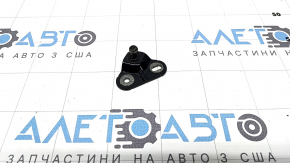 Кронштейн амортизатора двери багажника правый Chevrolet Volt 16-19