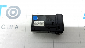 USB Hub, AUX Toyota Prius V 14-17