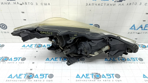 Фара передняя левая Toyota Prius V 15-17 голая, галоген, под полировку, сломано крепление