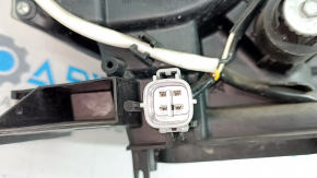 Фара передняя левая Toyota Prius V 15-17 голая, галоген, под полировку, сломано крепление