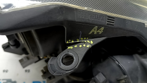 Фара передняя левая Toyota Prius V 15-17 голая, галоген, под полировку, сломано крепление