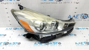 Фара передня права Toyota Prius V 15-17, рест, галоген, зламані кріплення, під полірування