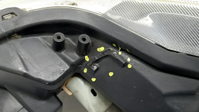 Фара передняя правая Toyota Prius V 15-17, рест, галоген, сломаны крепления, под полировку