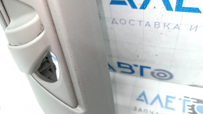 Накладка центральной стойки верхняя ремень левая Toyota Prius V 12-17 серая, потерта