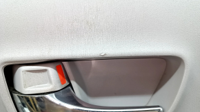 Обшивка двери карточка задняя левая Toyota Prius V 15-17 серая, подлокотник кожа серая, с ручкой, царапины, надлом крепления