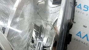 Фара передняя левая Ford F-150 18-20 голая, галоген, сломан корпус, царапины