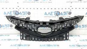 Решітка радіатора grill Toyota Prius V 15-17 рест