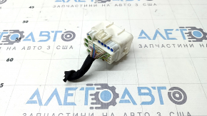Фишка подкапотного блока предохранителей Volvo XC90 16-26 папа