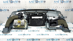 Торпедо передняя панель верхняя часть с AIRBAG Toyota Prius V 12-16 черная, царапины