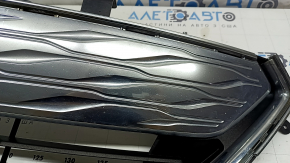 Нижняя решетка переднего бампера Chevrolet Volt 16-19 хром, сколы, незаводские отверстия