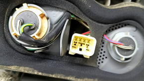 Фонарь левый Toyota Prius V 15-17 рест, потерт