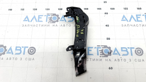 Кнопки управления на руле левые Toyota Prius V 15-17 под голосовое, царапины