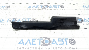 Бризговик переднього підкрилка лівий Toyota Prius V 15-17