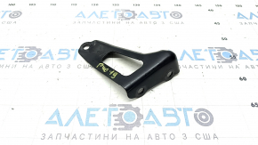 Кронштейн випускного колектора Toyota Prius V 12-17