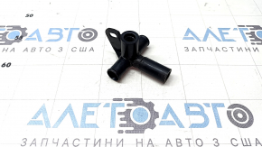 Трійник системи охолодження Toyota Prius V 12-17