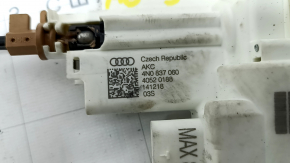 Доводчик двери задней правой Audi A6 C8 19-24 с тросом