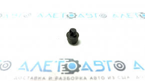 Отбойник лючка бензобака Toyota Prius V 12-17