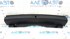 Накладка отвору багажника Audi A6 C8 19-24 чорна, подряпини, зламане кріплення