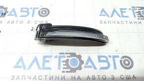 Повторювач повороту лівого дзеркала Hyundai Sonata 20-23 подряпини