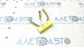 Фішка на модуль srs airbag комп'ютер подушок безпеки Toyota Prius V 14-16