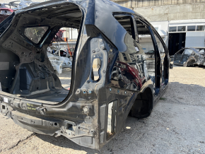 Четверть крыло задняя правая Toyota Prius V 12-17 на кузове, черная, вмятинки, тычки