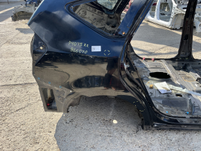 Четверть крыло задняя правая Toyota Prius V 12-17 на кузове, черная, вмятинки, тычки
