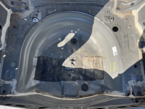 Корыто багажника Toyota Prius V 12-17 на кузове